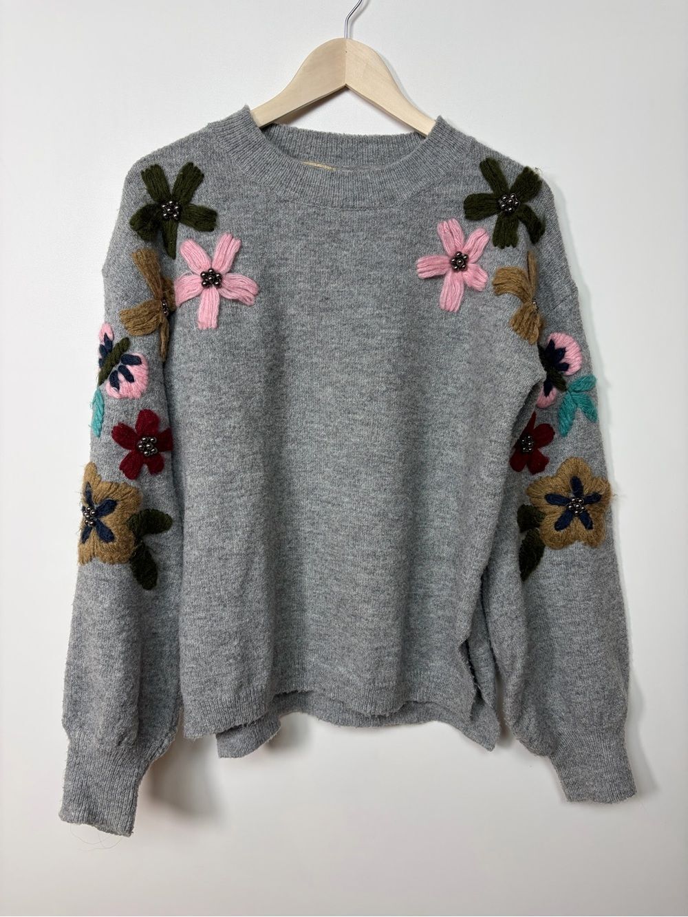 VINTAGE CONCEPT- Gray Women’s Sweater Wool Blend Floral Detail Size Large